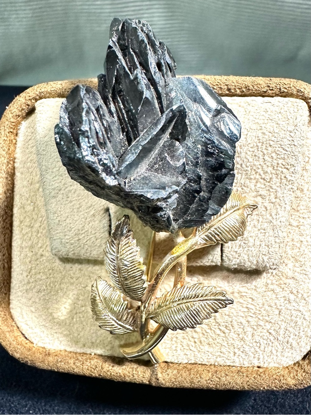 Vtg: signed CASTLECLIFF Black Kyanite Rose Accent Brooch